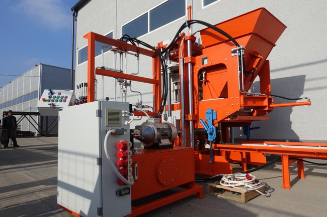 Ekonomik vibropres SUMAB R 300