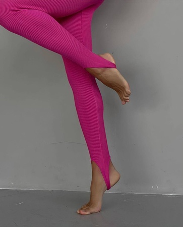 Женские легинсы со штрипками