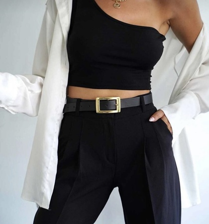 Прямоугольный базовый ремень с серебряной пряжкой