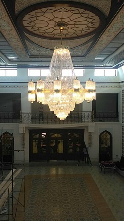 Производитель люстр, дизайнерские люстры на заказ.