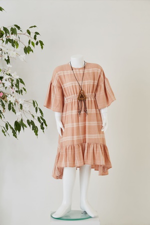 платье с рукавами