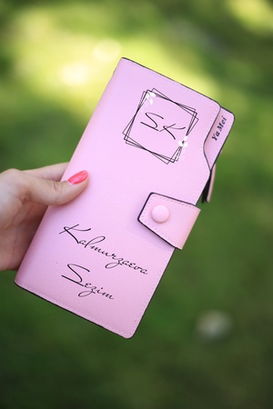 Новогодние свитшоты и худи; часы, кошельки, клатчи