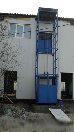 Грузовой электрический подъемник от производителя