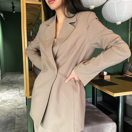 Костюм с жакетом прямого кроя