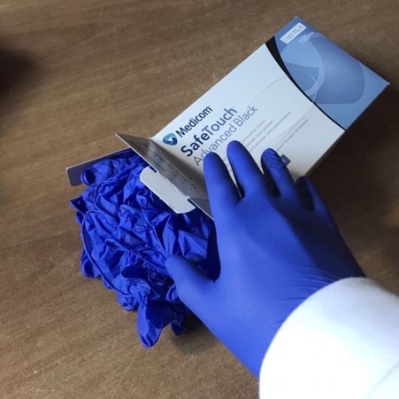 Перчатки нитриловые