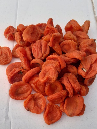 Dried apricot