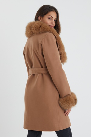 Кашемировое пальто с воротником и рукавами из лисьего меха - свободный крой
