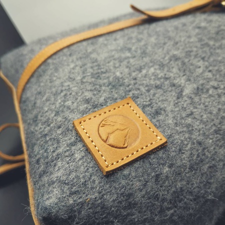 Keçe ve deri sırt çantası