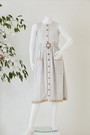 Kolsuz Düğmeli Elbise