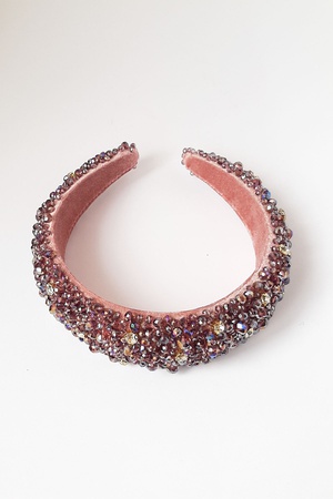 Бижутерия ручной работы из кристаллов и бархатной короны сиреневого цвета с блестящими камнями