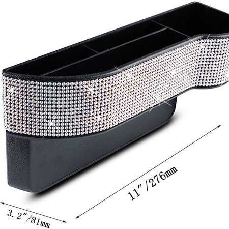 Koltuklar arasında küçük şeyler için düzenleyici