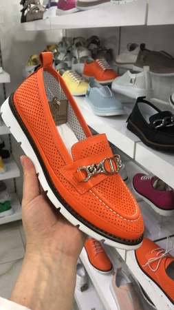 Туфли закрытые женские из кожи