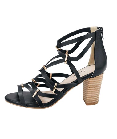 Стоковая одежда и обувь