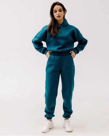 Женский спортивный костюм