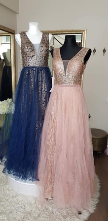 Вечерние и свадебные платья большой выбор. Платья дополнительно по низким ценам с манекенов, выставок и показов