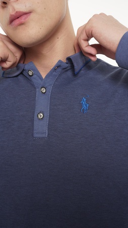 Örme kumaştan yapılmış erkek vücut gömleği "Polo"