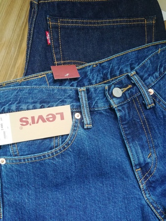 Джинсы  LEVIS
