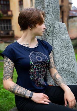 качественные футболки с вышивкой, качественные свитшоты с вышивкой, качественные джемпера с вышивкой