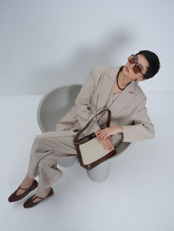 Деловой костюм-тройка J-29