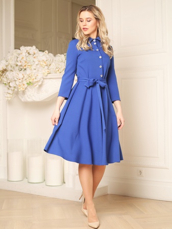 Платье с пуговицами