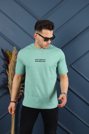 Мужская футболка полу оверсайз