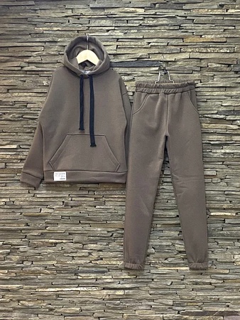 Genç eşofmanları. 146-164 yükseklik. Kendi üretimi.