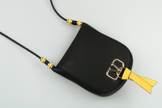 Lamis brand sholder bag