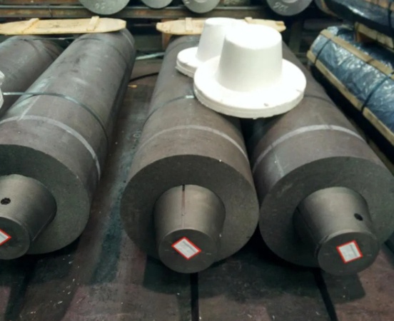 High Quality Graphite Electrode for Steel Mills & Lf Furnace with High Refractoriness