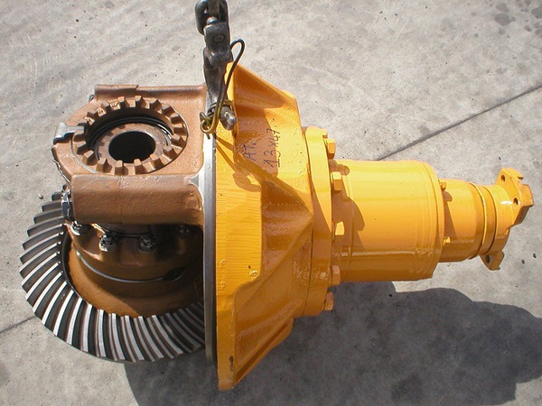 KOMATSU differentials components