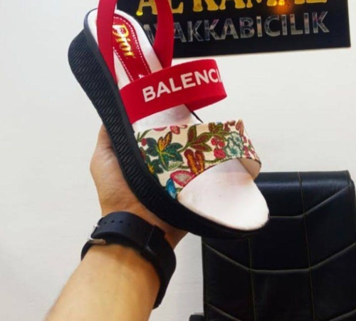 Kadın ayakkabıları