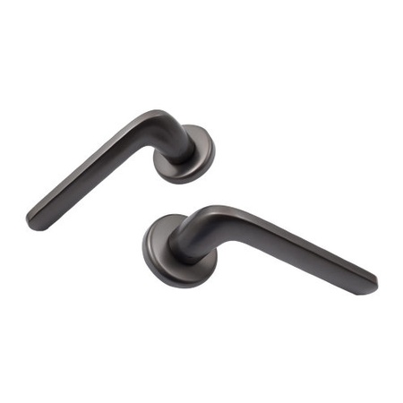 Дверная фурнитура итальянской фабрики Colombo  и португальской фабрики Tupai