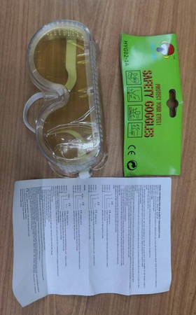 Медицинские халаты очки