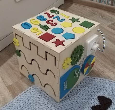 Бизиборд Бизикуб