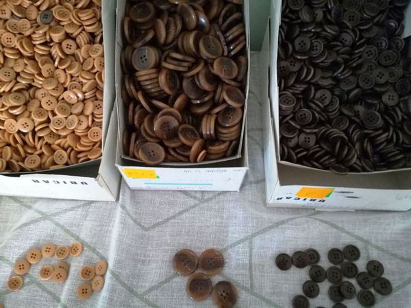 İspanya&#39;dan giysi dikmek için stok.