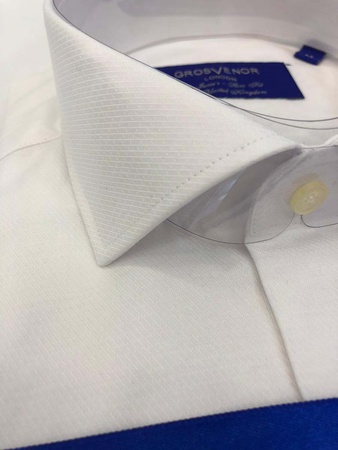 Erkeklerin gömlekleri