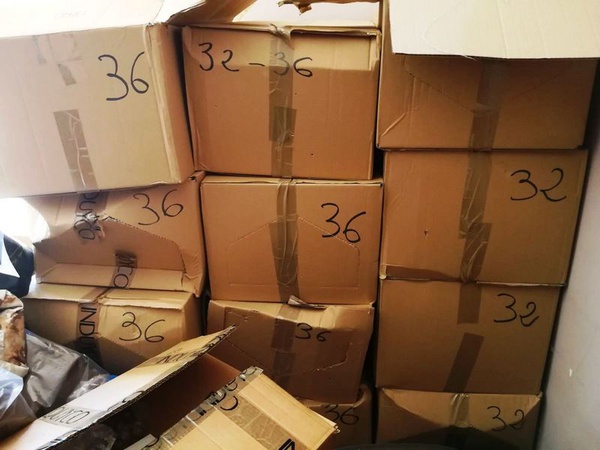 İspanya&#39;dan giysi dikmek için stok.