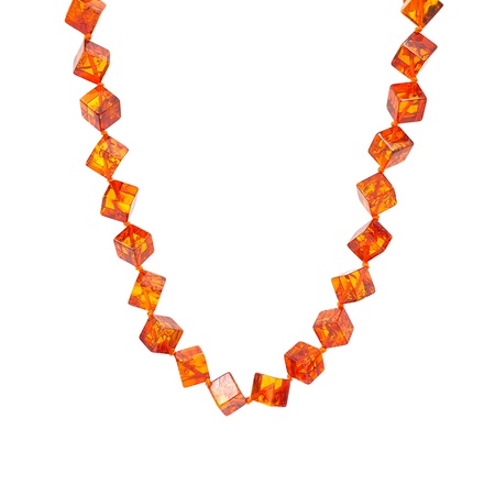 Бусы из янтаря кубик
