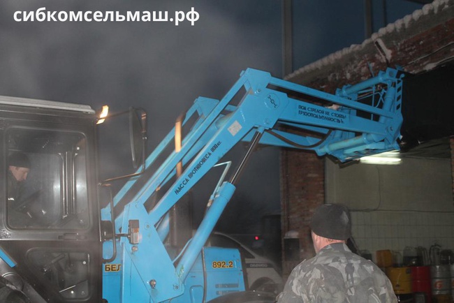 Погрузчик с выдвижной стрелой ПФЭ-1Б-1