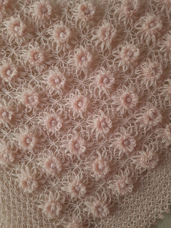 Шаль ручной вязки