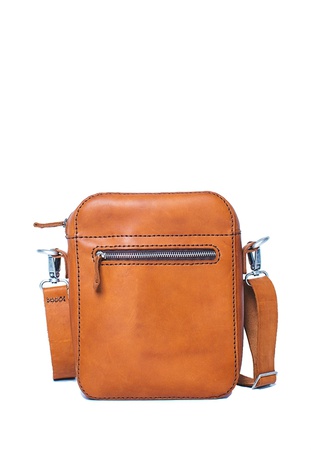 Omuz askılı erkek çanta.