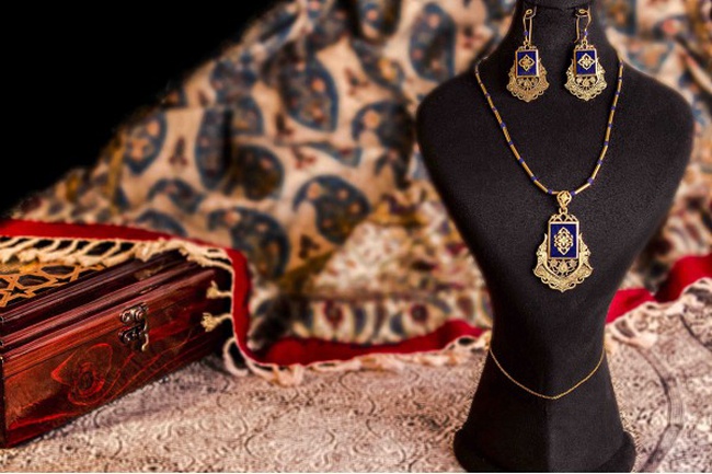 Oyulmuş Takı Azure