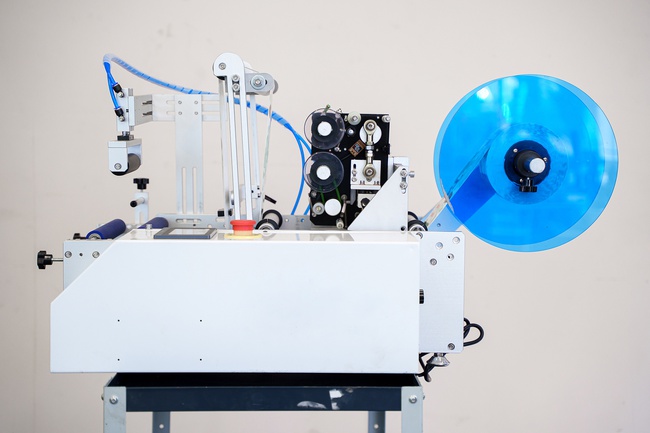 Полуавтоматический настольный этикетировщик ЭН00.05