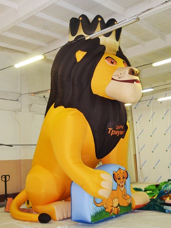 Надувная реклама и фигуры авторского дизайна