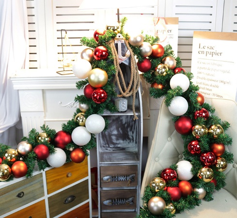 Новогодние товары, игрушки, гирлянды, елки