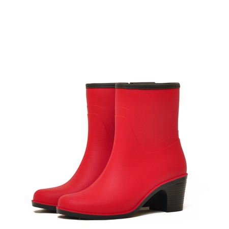 皮靴将NORDMAN BELLINA配上皮毛