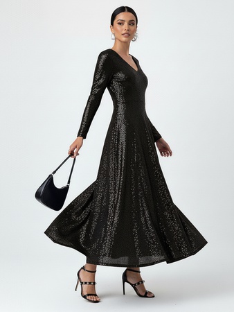 Нарядное блестящее женское платье длинное в пайетках