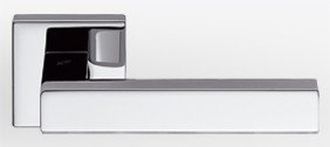 Дверная фурнитура итальянской фабрики Colombo  и португальской фабрики Tupai