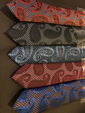 KRAVAT VE AKSESUARLAR