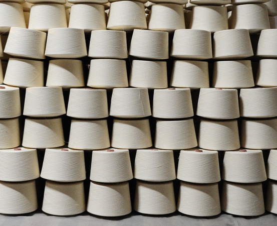 100% хлопчатобумажная, кольцепядильная, кардная, трикотажная пряжа