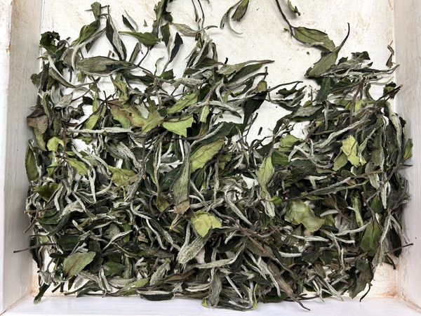 зеленый чай, черный чай, желтый чай, темный чай, белый чай,  жасминовый чай, специальный чай и небольшие упаковки чая, чайные пакетики, растворимый чайный порошок, чайная еда, экстракты и т. д.,